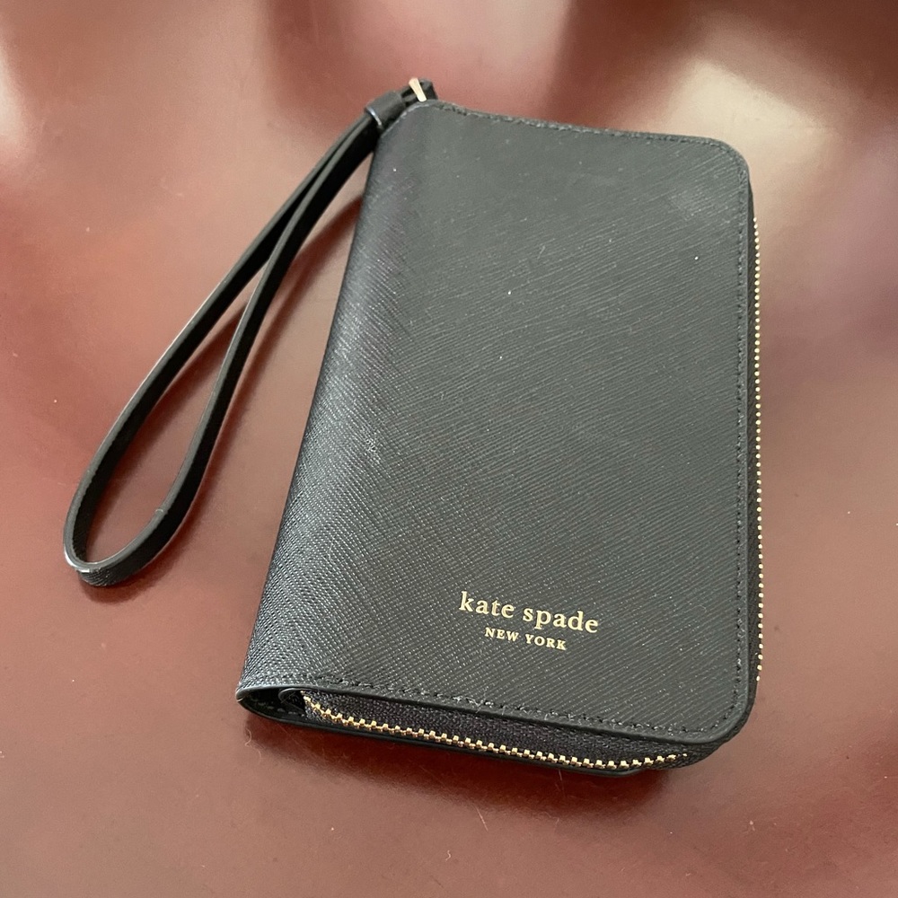 Kate Spade iPhone 11 Wristlet